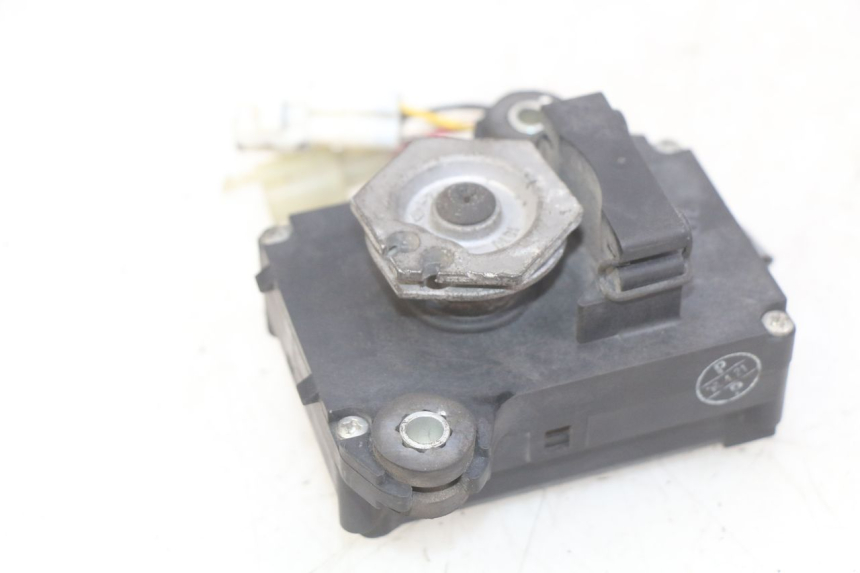 photo de VALVOLA DI SCARICO DEL MOTORE KAWASAKI Z 750 (2007 - 2013)