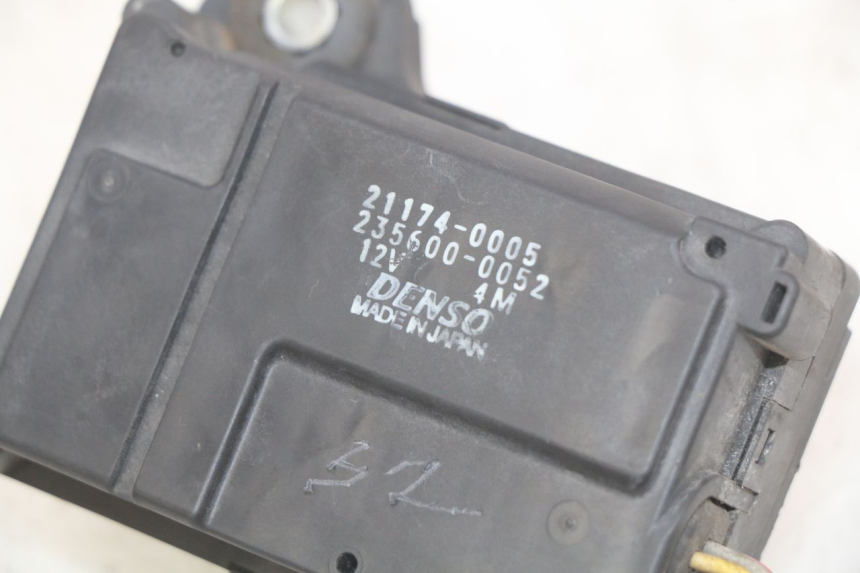 photo de VALVOLA DI SCARICO DEL MOTORE KAWASAKI Z 750 (2007 - 2013)