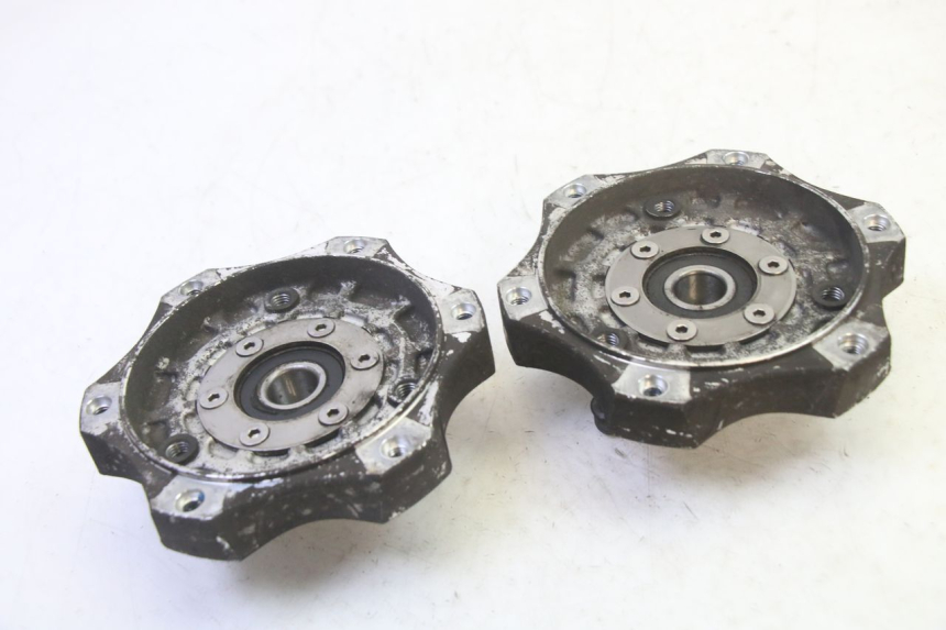 photo de MOZZO RUOTA ANTERIORE QUADRO 4 4D 350 (2015 - 2018)