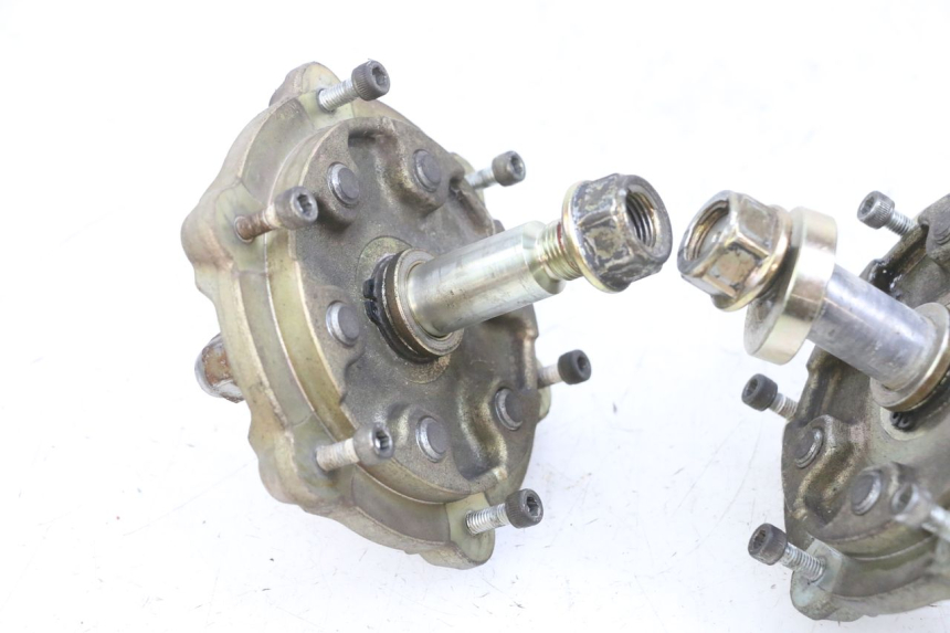 photo de MOZZO RUOTA ANTERIORE ADIVA AD3 300 (2014 - 2020)