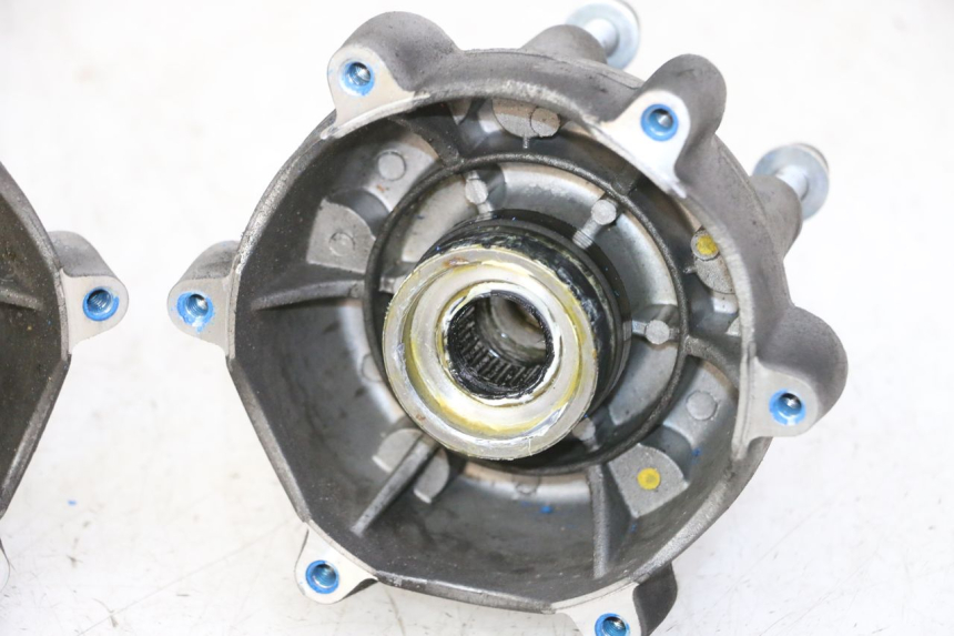 photo de MOZZO RUOTA ANTERIORE PIAGGIO MP3 HPE 310 (2024 - 2025)