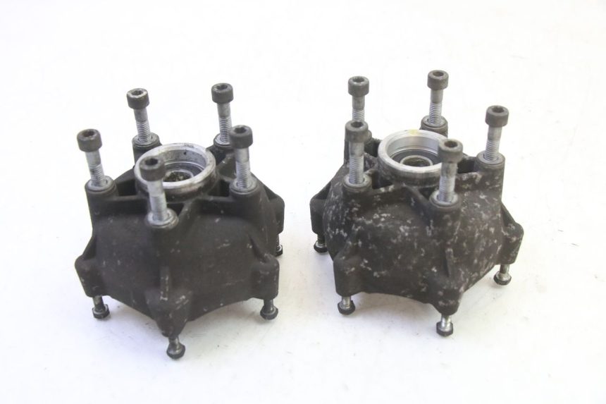 photo de MOZZO RUOTA ANTERIORE PIAGGIO MP3 125 (2006 - 2014) - Zoom sullo stato d'uso