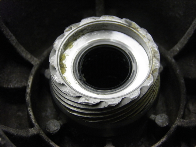 photo de MOZZO RUOTA ANTERIORE PIAGGIO MP3 RL 125 (2008 - 2009) - Primo piano tecnico