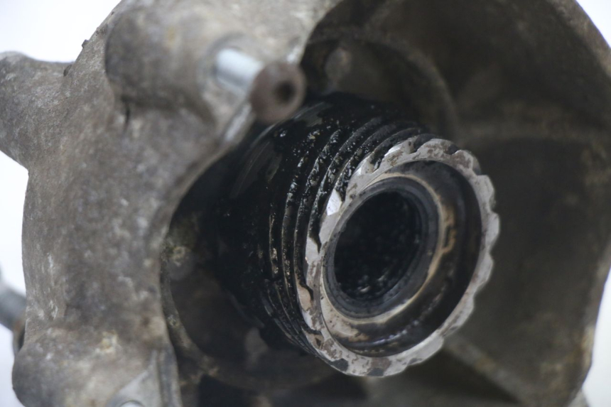 photo de MOZZO RUOTA ANTERIORE PIAGGIO VESPA GRANTURISMO 125 (2003 - 2007)
