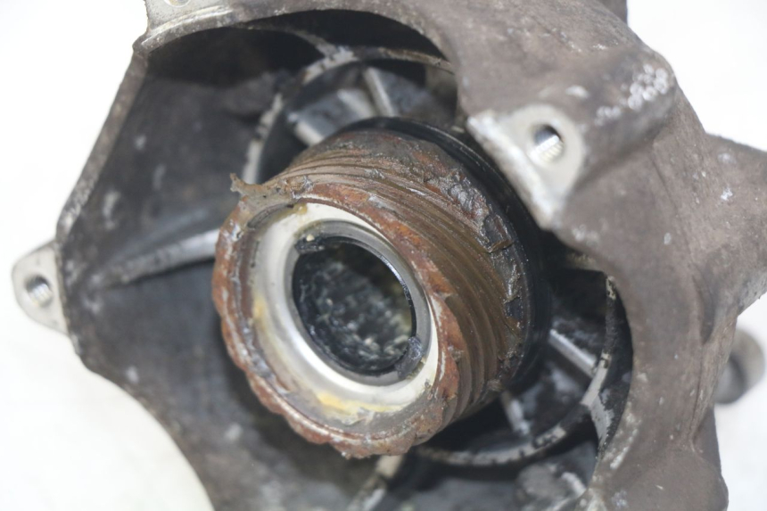 photo de MOZZO RUOTA ANTERIORE PIAGGIO VESPA LXV 125 (2006 - 2009)