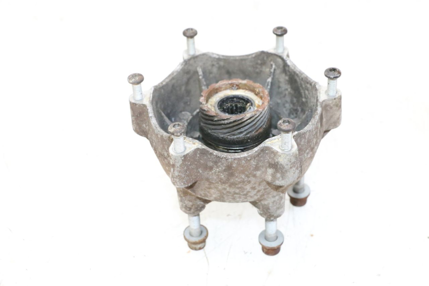 photo de MOZZO RUOTA ANTERIORE PIAGGIO VESPA GTS SUPER IE 125 (2009 - 2016) - Stato della superficie e materiale