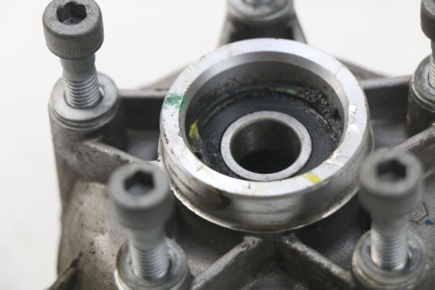 photo de MOZZO RUOTA ANTERIORE PIAGGIO VESPA SPRINT 2T 50 (2014 - 2018)