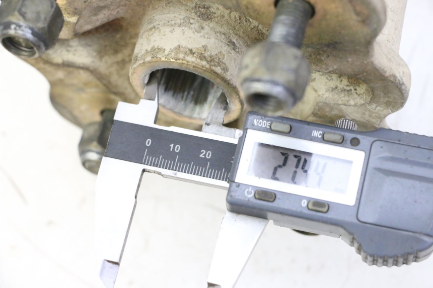 photo de MOZZO RUOTA ANTERIORE YAMAHA YFM BRUIN 350 (2003 - 2009)