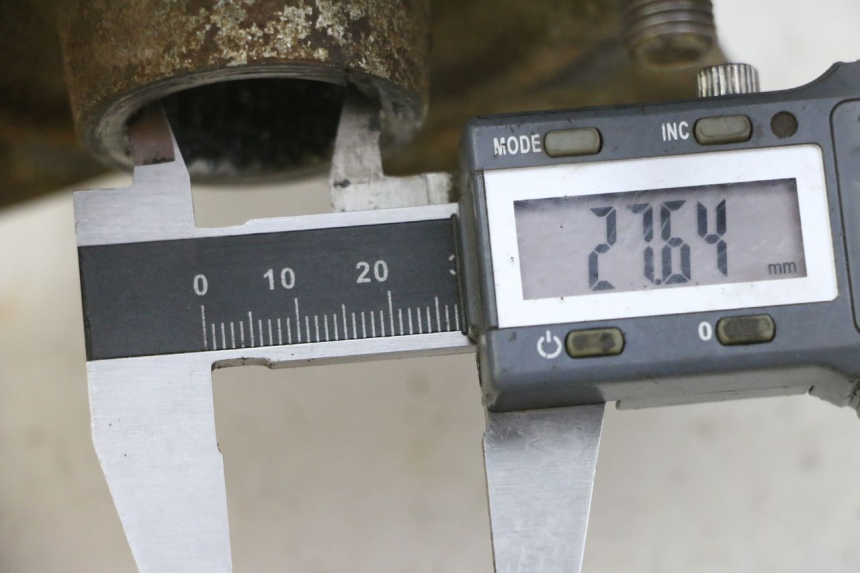 photo de MOZZO RUOTA ANTERIORE YAMAHA YFM GRIZZLY 550 (2008 - 2015)