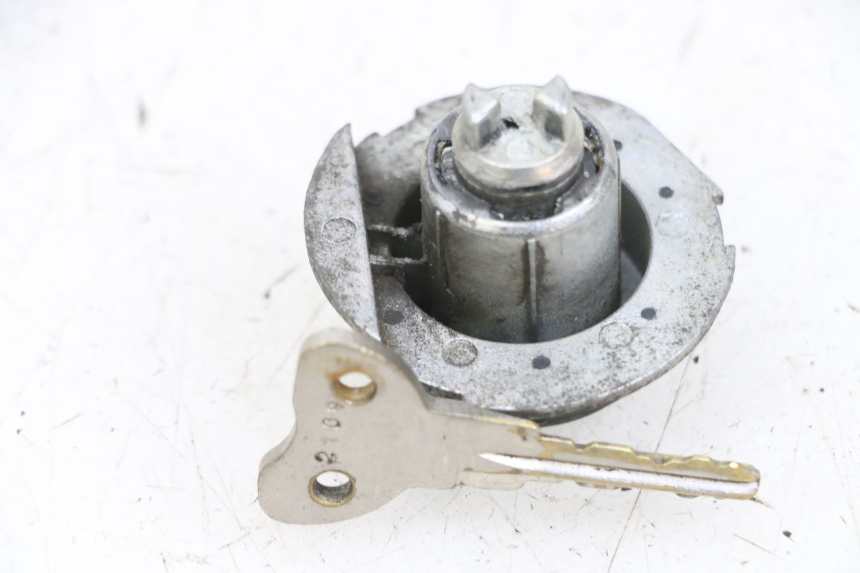 photo de BLOCCHETTO CHIAVI PIAGGIO NEW TYPHOON 50 (2018 - 2021) - Zoom sullo stato d'uso