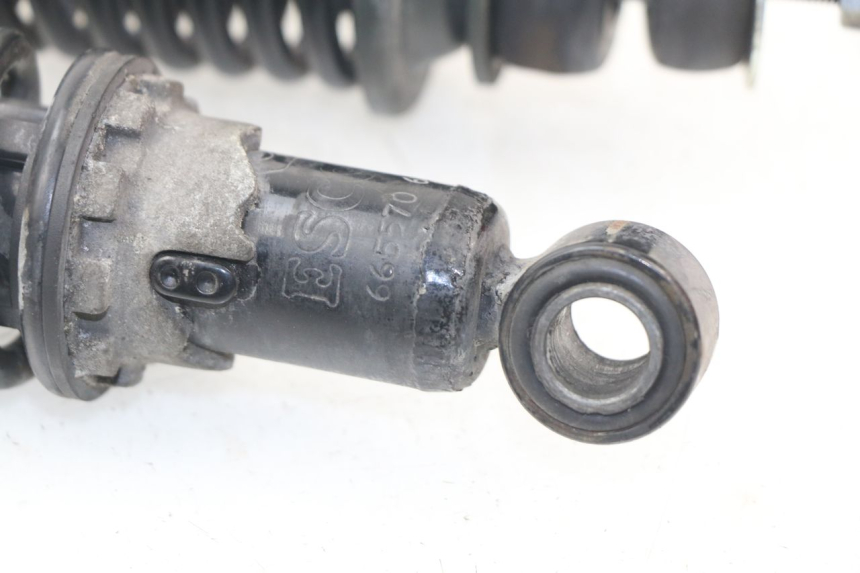 photo de COPPIA AMMORTIZZATORI POSTERIORI PIAGGIO VESPA GTS SUPER IE 125 (2009 - 2016) - Dettagli dei punti di fissaggio