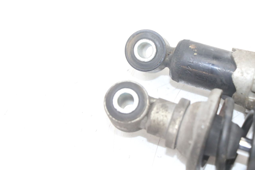 photo de COPPIA AMMORTIZZATORI POSTERIORI PIAGGIO XEVO - X EVO 125 (2007 - 2017) - Primo piano tecnico