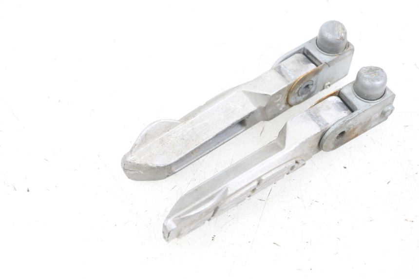 photo de PAIA DI PEDANE POSTERIORI KYMCO AGILITY 16+ 4T 50 (2018 - 2023) - Zoom sullo stato d'uso