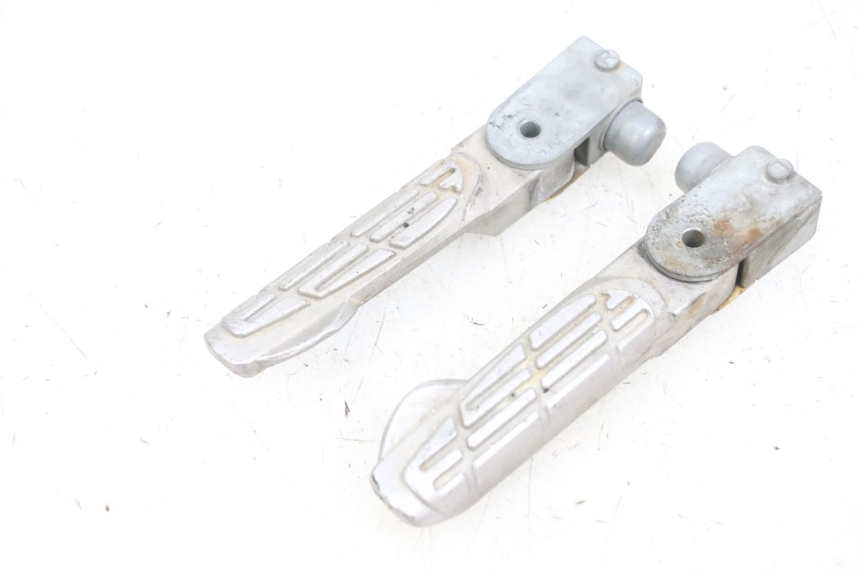 photo de PAIA DI PEDANE POSTERIORI KYMCO AGILITY 16+ 4T 50 (2018 - 2023) - Altra angolazione