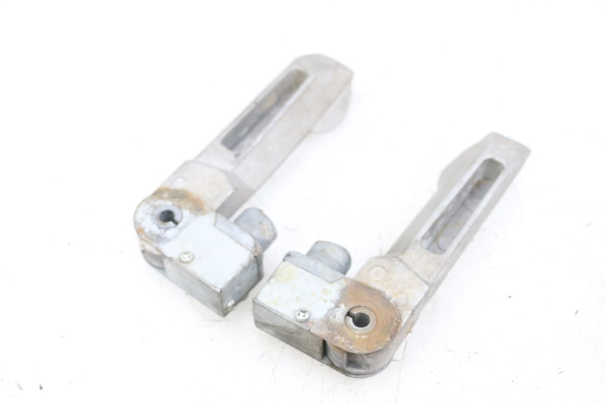 photo de PAIA DI PEDANE POSTERIORI KYMCO AGILITY 16+ 4T 50 (2018 - 2023) - Primo piano tecnico