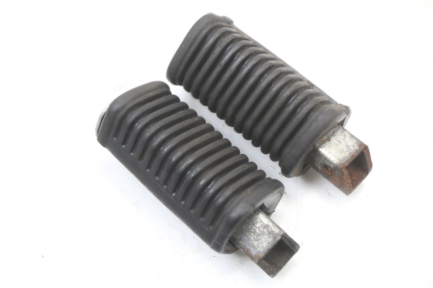 photo de PEDANA POSTERIORE HYOSUNG GV AQUILA 125 (2000 - 2004)