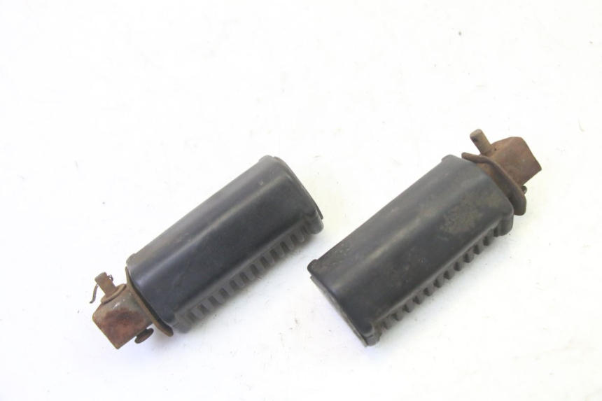 photo de PEDANA POSTERIORE HYOSUNG GV AQUILA 125 (2000 - 2004)