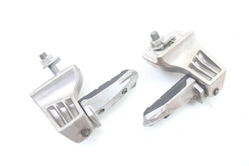 photo de PEDANA POSTERIORE BMW C1 125 (2000 - 2003)