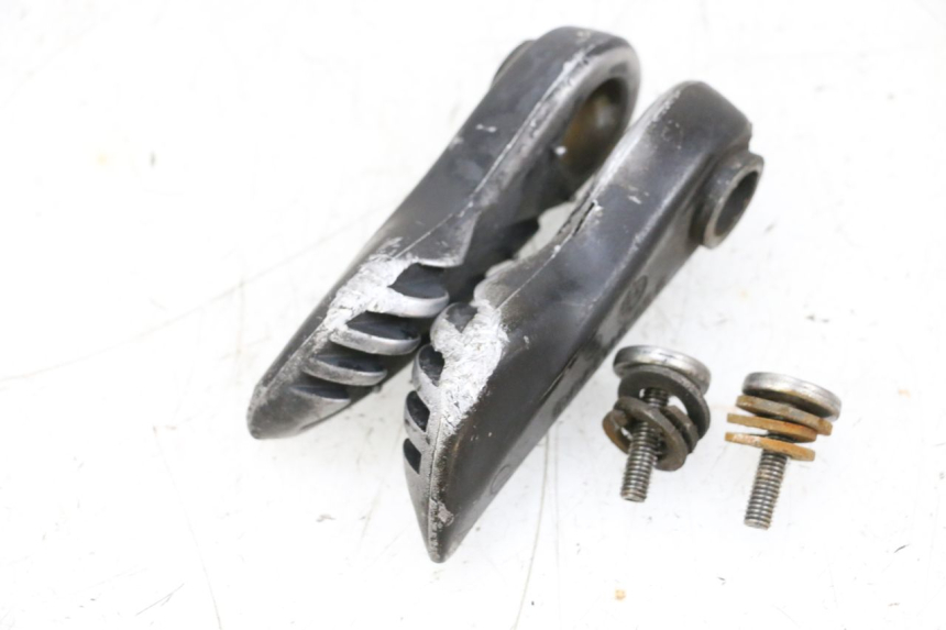 photo de COPPIA DI PEDANE POSTERIORI MBK BOOSTER SPIRIT NAKED 50 (2004 - 2017) - Altra angolazione