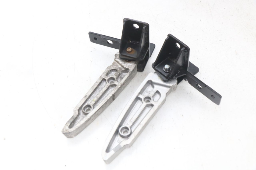 photo de PAIA DI PEDANE POSTERIORI PEUGEOT CITYSTAR 50 (2013 - 2017)