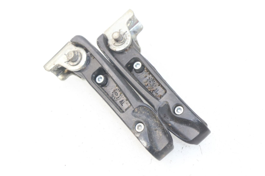 photo de COPPIA PEDANE POSTERIORI PIAGGIO FLY IE 125 (2012 - 2017) - Altra angolazione