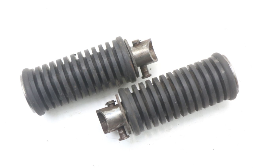 photo de COPPIA PEDANE POSTERIORI SUZUKI GZ MARAUDER 125 (1998 - 2004)