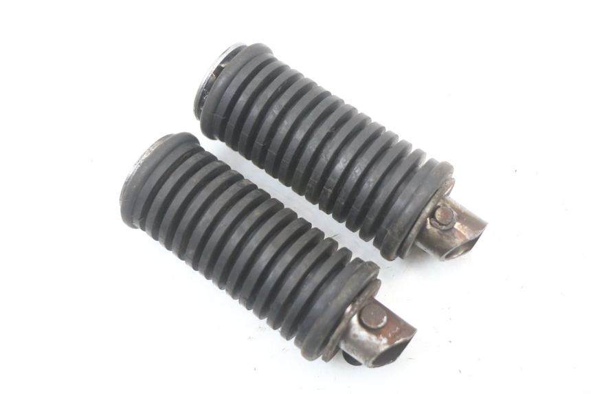 photo de COPPIA PEDANE POSTERIORI SUZUKI GZ MARAUDER 125 (1998 - 2004)