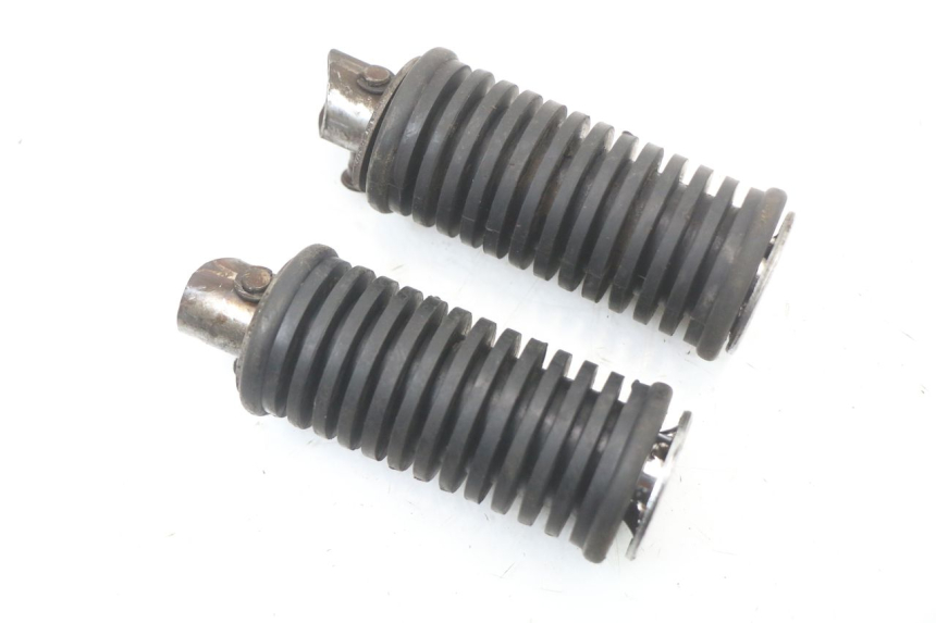 photo de COPPIA PEDANE POSTERIORI SUZUKI GZ MARAUDER 125 (1998 - 2004)