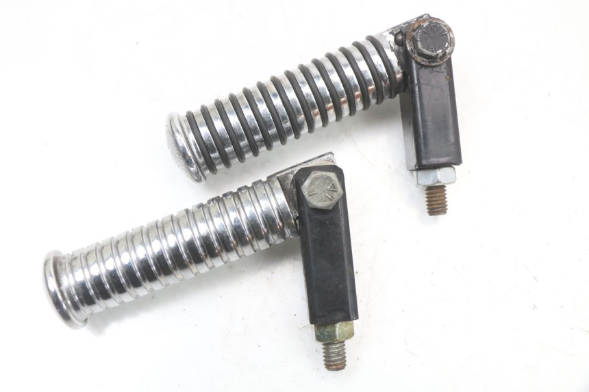 photo de PEDANA POSTERIORE HARLEY DAVIDSON SPORTSTER XL CUSTOM 1200 (2003 - 2004)