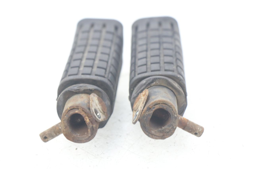 photo de COPPIA PEDANE POSTERIORI HONDA CBR R 125 (2003 - 2006)