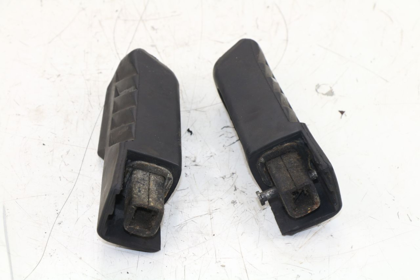 photo de COPPIA PEDANE POSTERIORI HONDA FES S-WING SWING 125 (2007 - 2015)