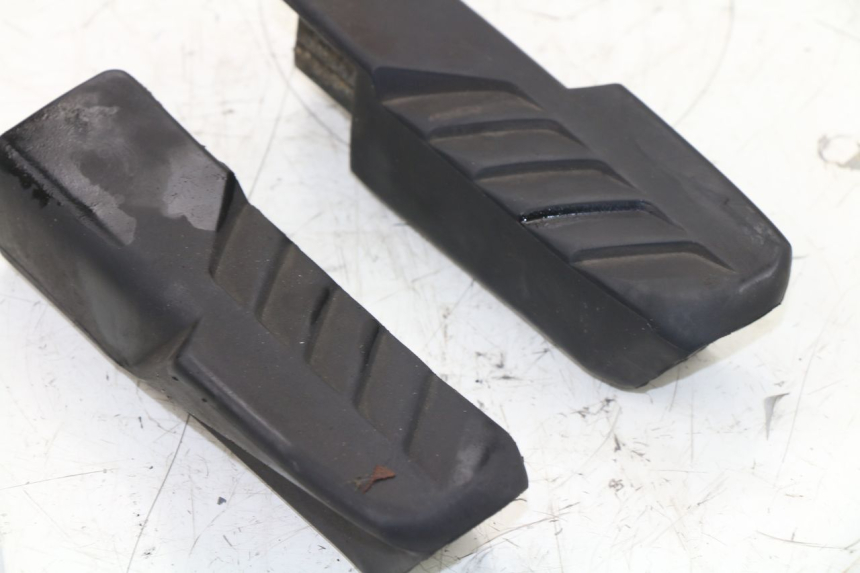 photo de COPPIA PEDANE POSTERIORI HONDA FES S-WING SWING 125 (2007 - 2015)