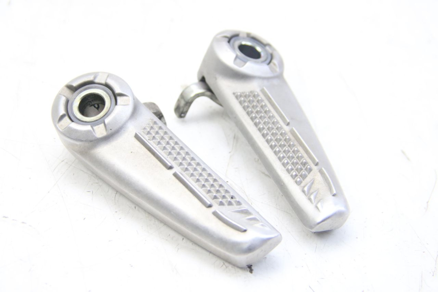 photo de COPPIA DI PEDANE POSTERIORI YAMAHA HW XENTER 125 (2011 - 2017)