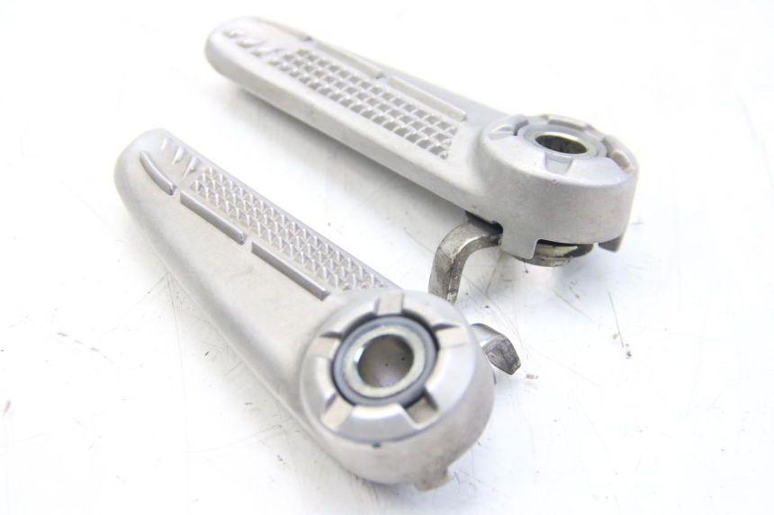 photo de COPPIA DI PEDANE POSTERIORI YAMAHA HW XENTER 125 (2011 - 2017)