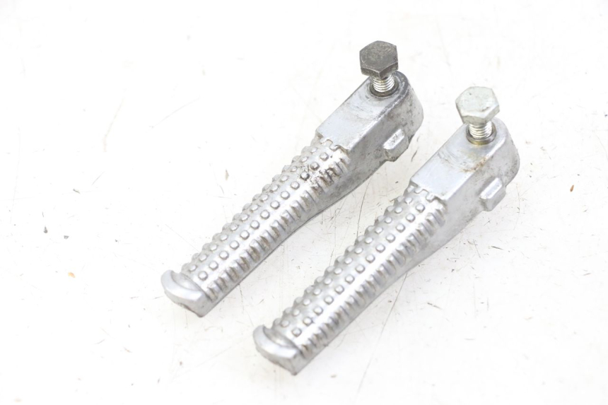 photo de PEDANA POSTERIORE PEUGEOT JET FORCE CARBU 50 (2003 - 2016)