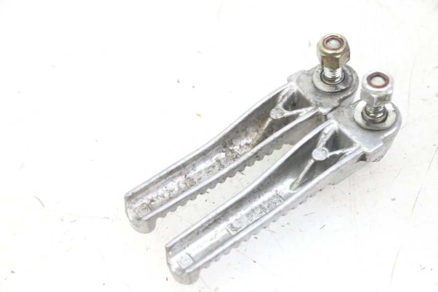 photo de PEDANA POSTERIORE PEUGEOT JET FORCE CARBU 50 (2003 - 2016)
