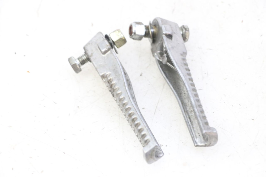 photo de PEDANA POSTERIORE PEUGEOT JET FORCE CARBU 50 (2003 - 2016)