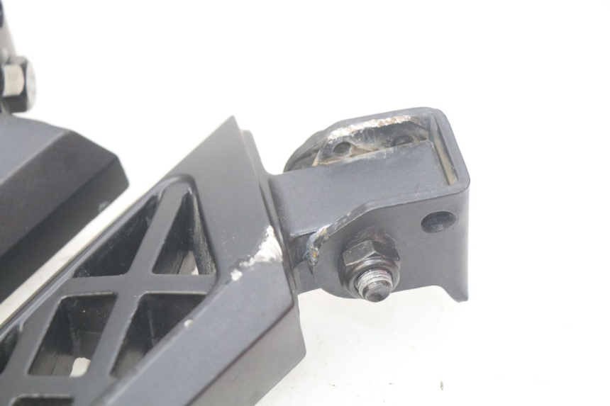 photo de PAIA DI PEDANE POSTERIORI PEUGEOT KISBEE 4T 50 (2018 - 2022)