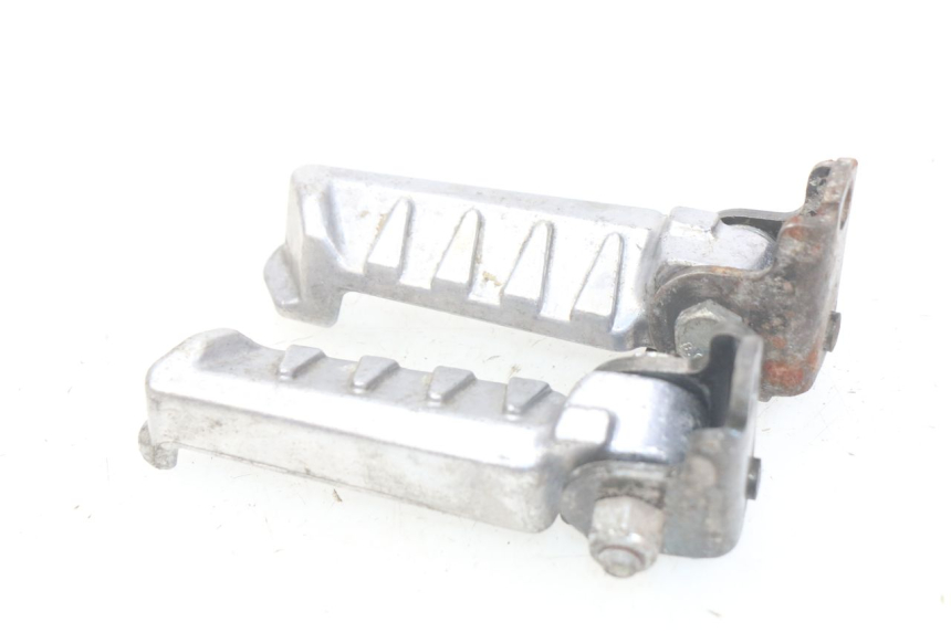 photo de PAIA DI PEDANE POSTERIORI PEUGEOT LUDIX BLASTER 50 (2006 - 2014)