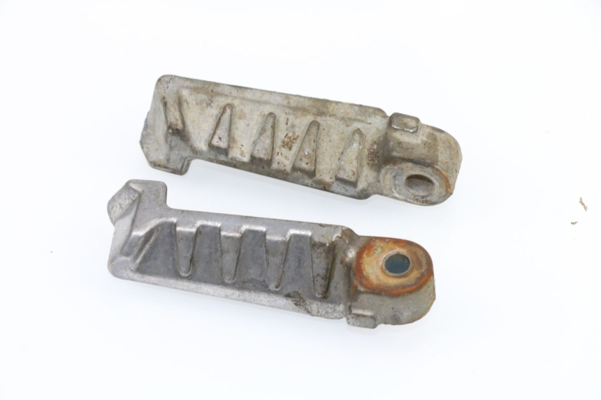 photo de PAIA DI PEDANE POSTERIORI PEUGEOT LUDIX 50 (2005 - 2007)