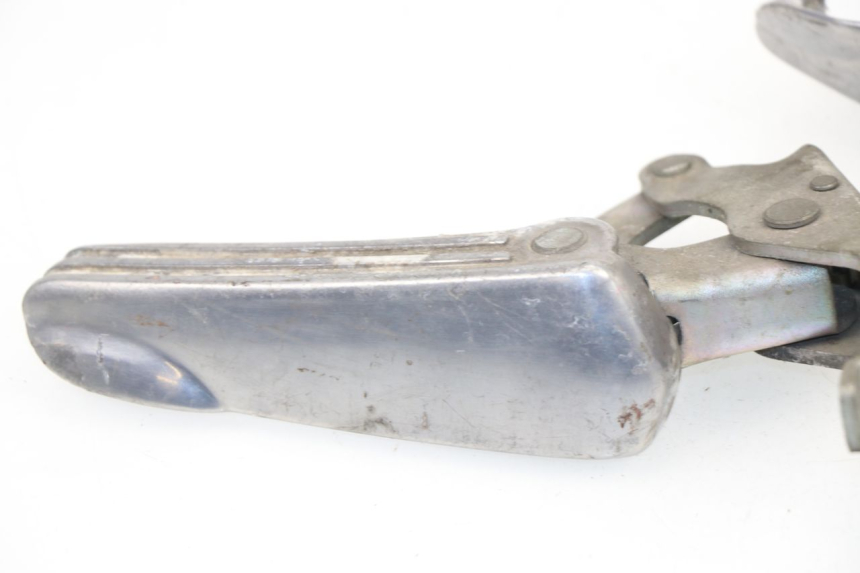 photo de COPPIA PEDANE POSTERIORI PIAGGIO VESPA GTS 125 (2007 - 2012)