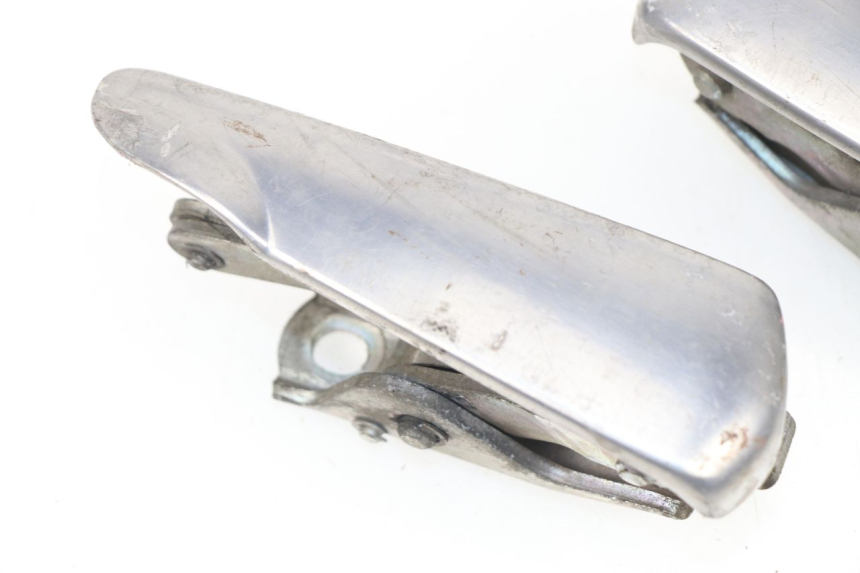 photo de COPPIA PEDANE POSTERIORI PIAGGIO VESPA GTS 125 (2007 - 2012)
