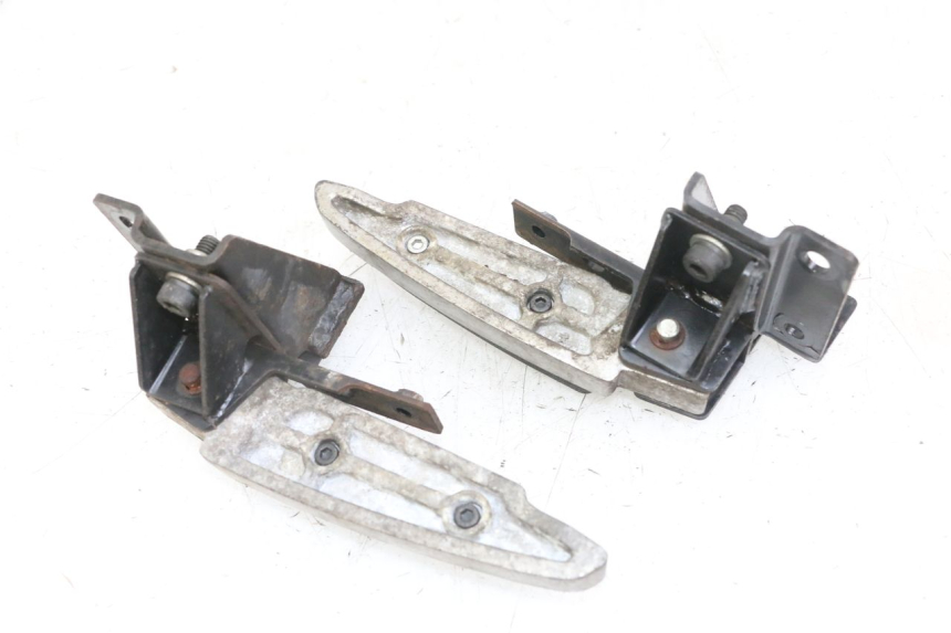 photo de PEDANA POSTERIORE PEUGEOT SATELIS 125 (2013 - 2018)