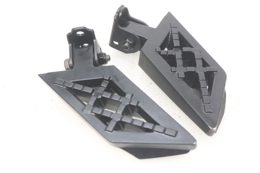 photo de PEDANA POSTERIORE PEUGEOT STREETZONE 4T 50 (2018 - 2023)