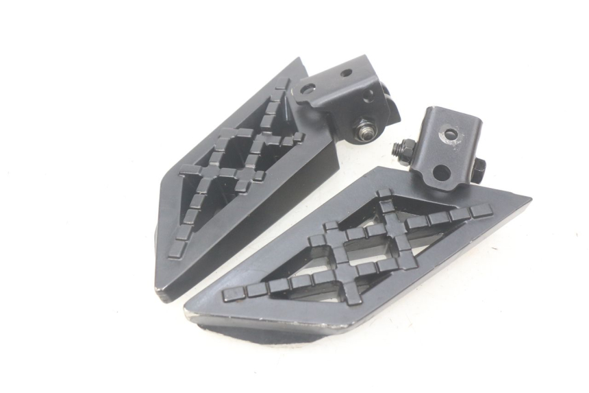 photo de PEDANA POSTERIORE PEUGEOT STREETZONE 4T 50 (2018 - 2023)