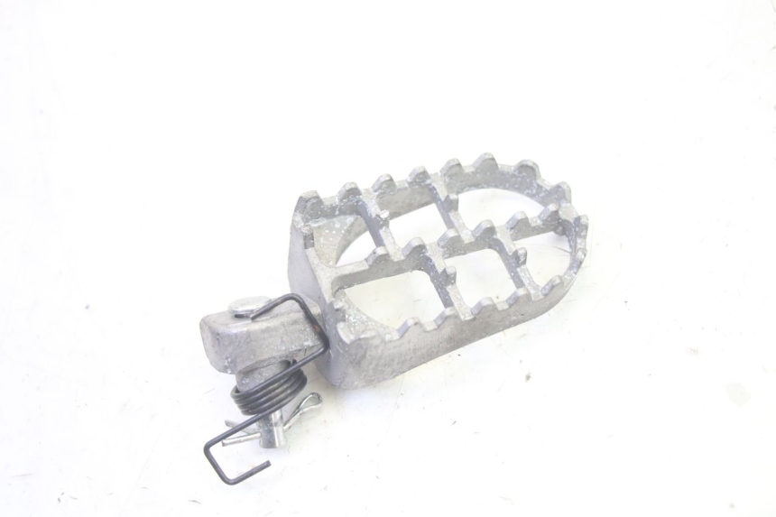 photo de PEDANA POSTERIORE YAMAHA TTR 125 (2000 - 2020) - Zoom sullo stato d'uso