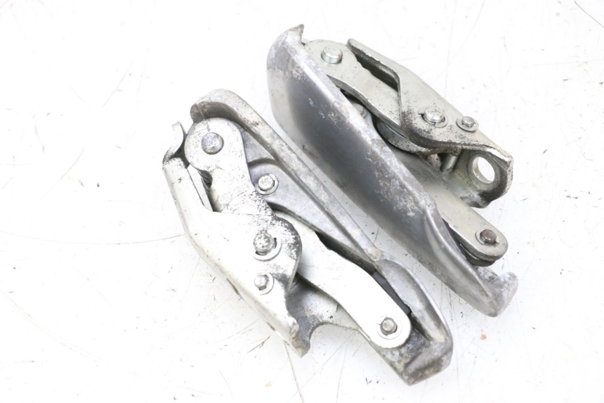 photo de COPPIA PEDANE POSTERIORI PIAGGIO VESPA GTS SUPER IE 125 (2009 - 2016) - Dettaglio del componente