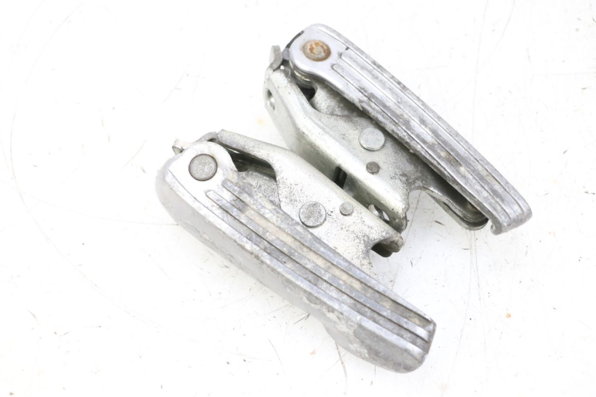 photo de COPPIA PEDANE POSTERIORI PIAGGIO VESPA GTS SUPER IE 125 (2009 - 2016) - Zoom sullo stato d'uso