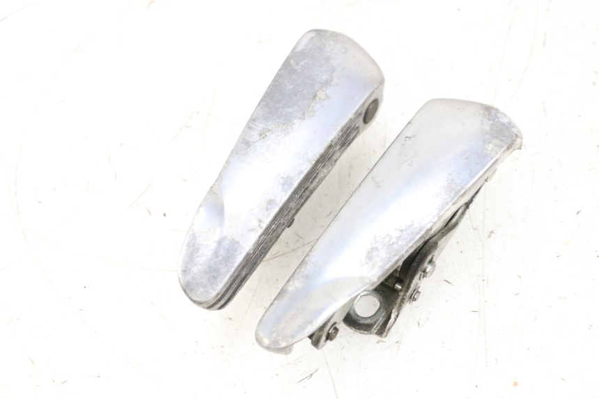 photo de COPPIA PEDANE POSTERIORI PIAGGIO VESPA GTS SUPER IE 125 (2009 - 2016) - Marcature e riferimenti originali