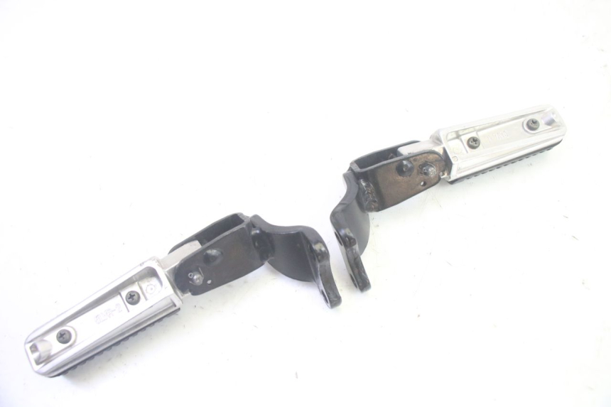 photo de PAIA DI PEDANE POSTERIORI YAMAHA XMAX X-MAX 125 (2006 - 2009) - Marcature e riferimenti originali